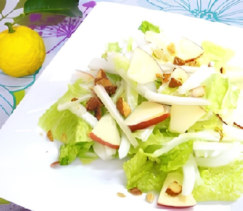 りんごと白菜のゆずドレッシングサラダ