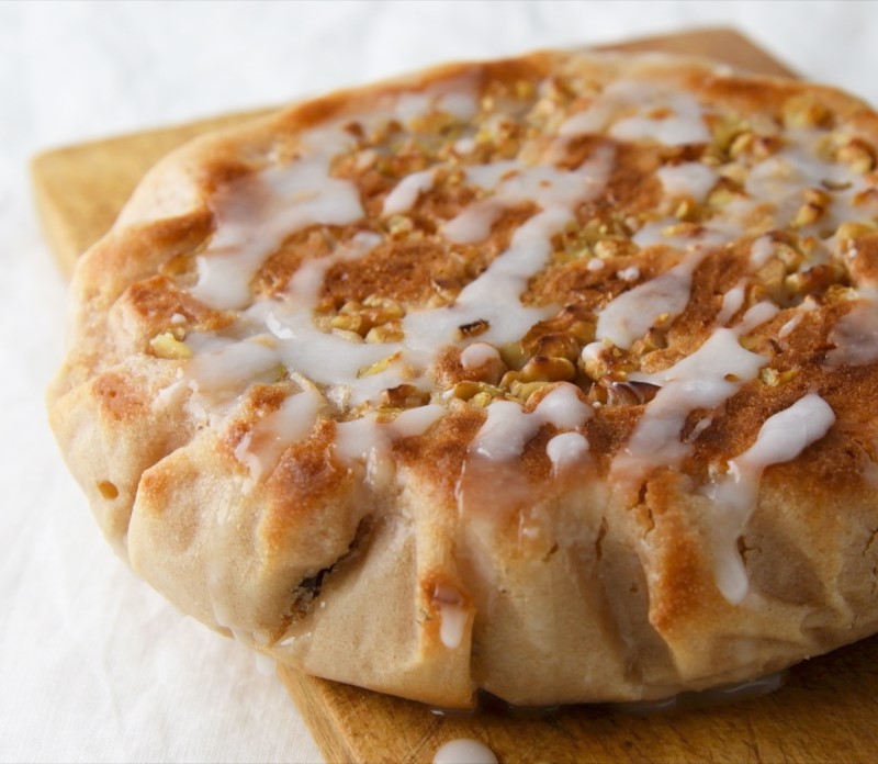 フライパンで作るドライフルーツシナモン米粉パン