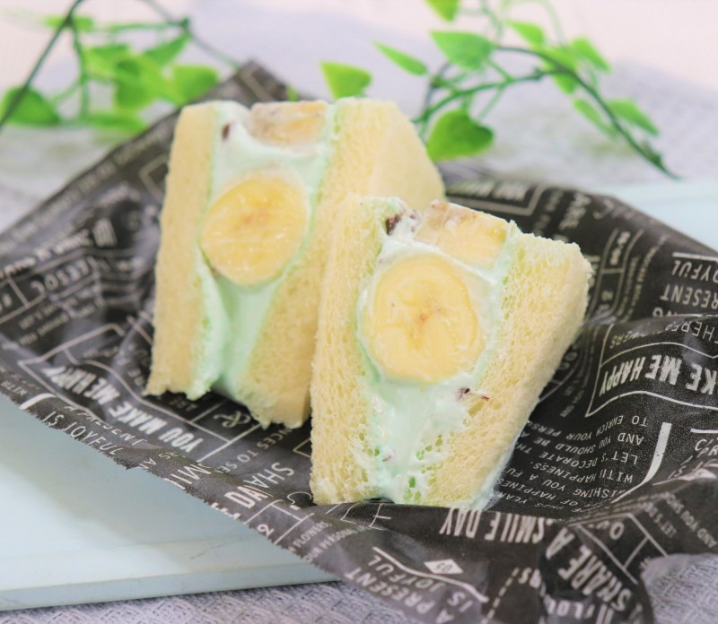 チョコミントクリームのフルーツサンド
